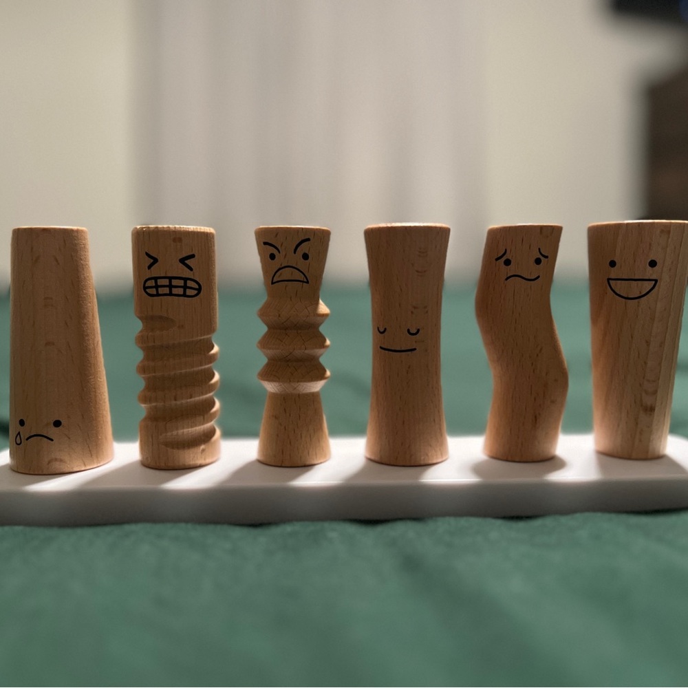 LOVEVERY Wooden Emotion Dolls